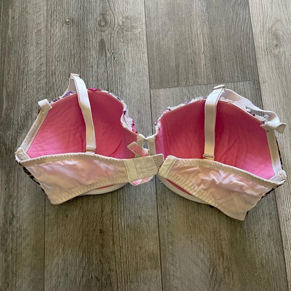 Victoria’s Secret Lace Animal Print Bra - Picture 2 of 5